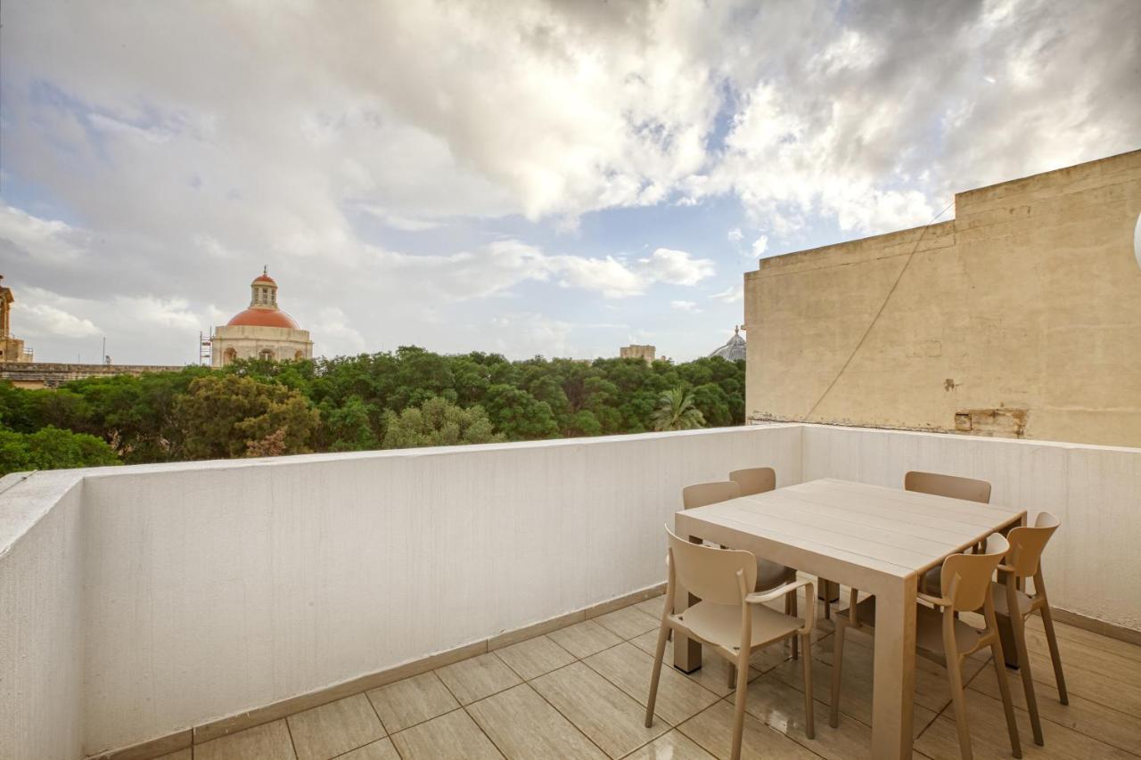 Fl56 - New 3Storey House - Private Entrance & Roof Il-Furjana Exterior photo